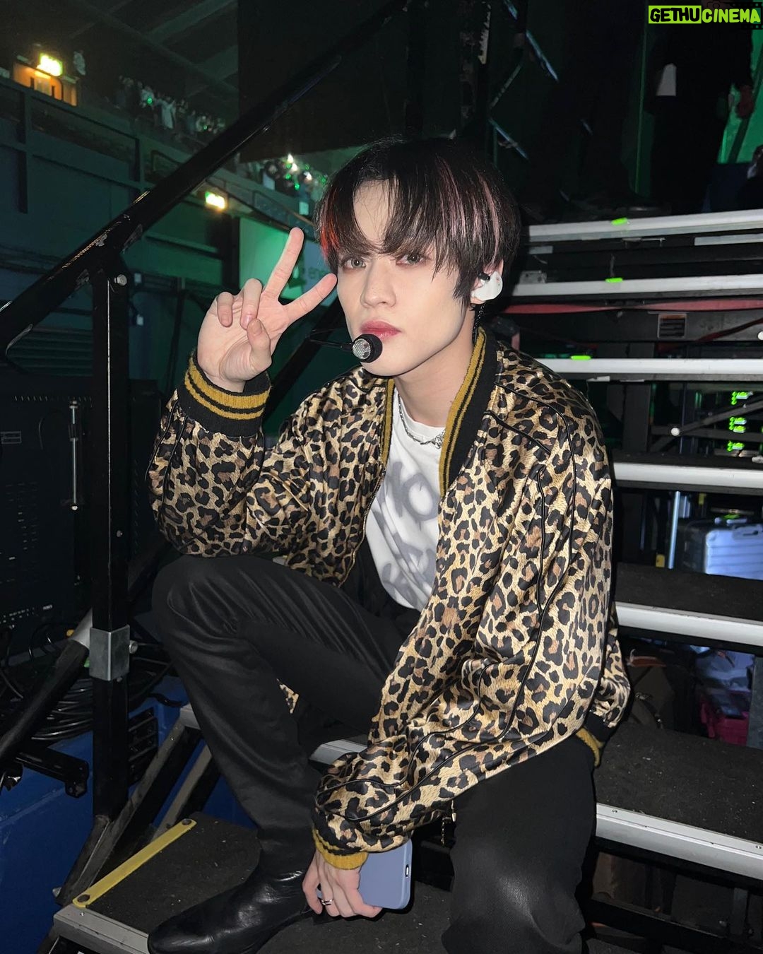 Chenle Instagram - Thank you NCTzen in LONDON!!!!!!!!!!!The show was so GOOD!!!because of you guy!!!!!!!
