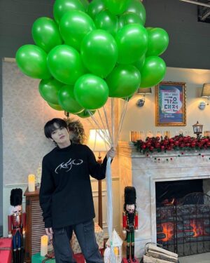 Chenle Instagram - Jingle bells Jingle bells Jingle all the way~~~