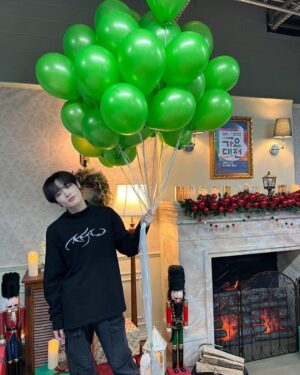 Chenle Instagram - Jingle bells Jingle bells Jingle all the way~~~