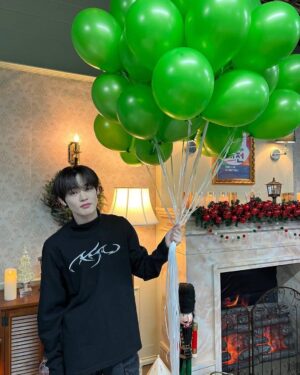 Chenle Instagram - Jingle bells Jingle bells Jingle all the way~~~