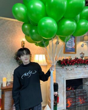 Chenle Instagram - Jingle bells Jingle bells Jingle all the way~~~