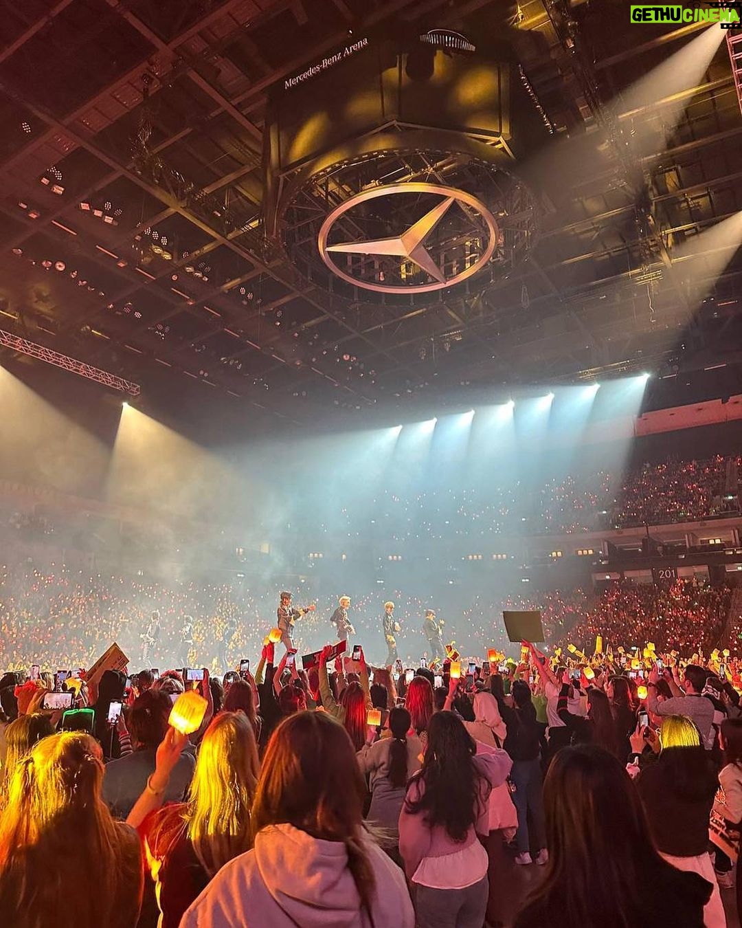 Chenle Instagram - Thank you!Every NCTzen in BERLIN!!!!🔥🔥🔥That was so much fun!!!!!See you guys!👌🔥😏