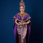 Chermarn Boonyasak Instagram – คุณมัมได้รับเกียรติแต่งชุดไทย เป็นนางสงกรานต์ประจำปี 2567 วันสงกรานต์ปีนี้ตรงกับวันเสาร์ชุดจะเป็นสีม่วง และดอกไม้ที่ทัดบนศรีษะ ปี 2567 ปีนี้เป็นตีม ดอกผักตบชวาค่ะ 💜☺️👋🏼 💜😊👋🏼💜@finaleweddingstudio  #นางมโหธรเทวี #thailand🇹🇭 Bangkok, Thailand