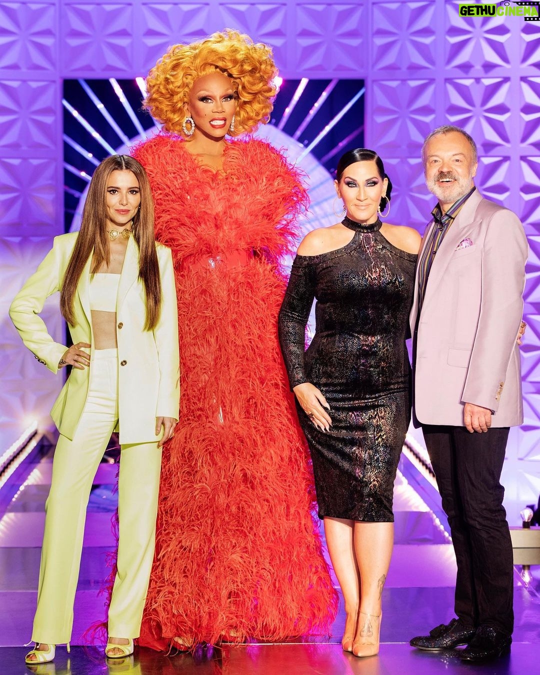 Cheryl Cole Instagram - I had so much fun being on the panel of @dragraceukbbc alongside the amazing @rupaulofficial @michellevisage & @grahnort. You can tune in tonight at 8pm on bbc iplayer to watch all of the talented and amazing queens! #dragraceuk #shantayyoustay π
πΌ