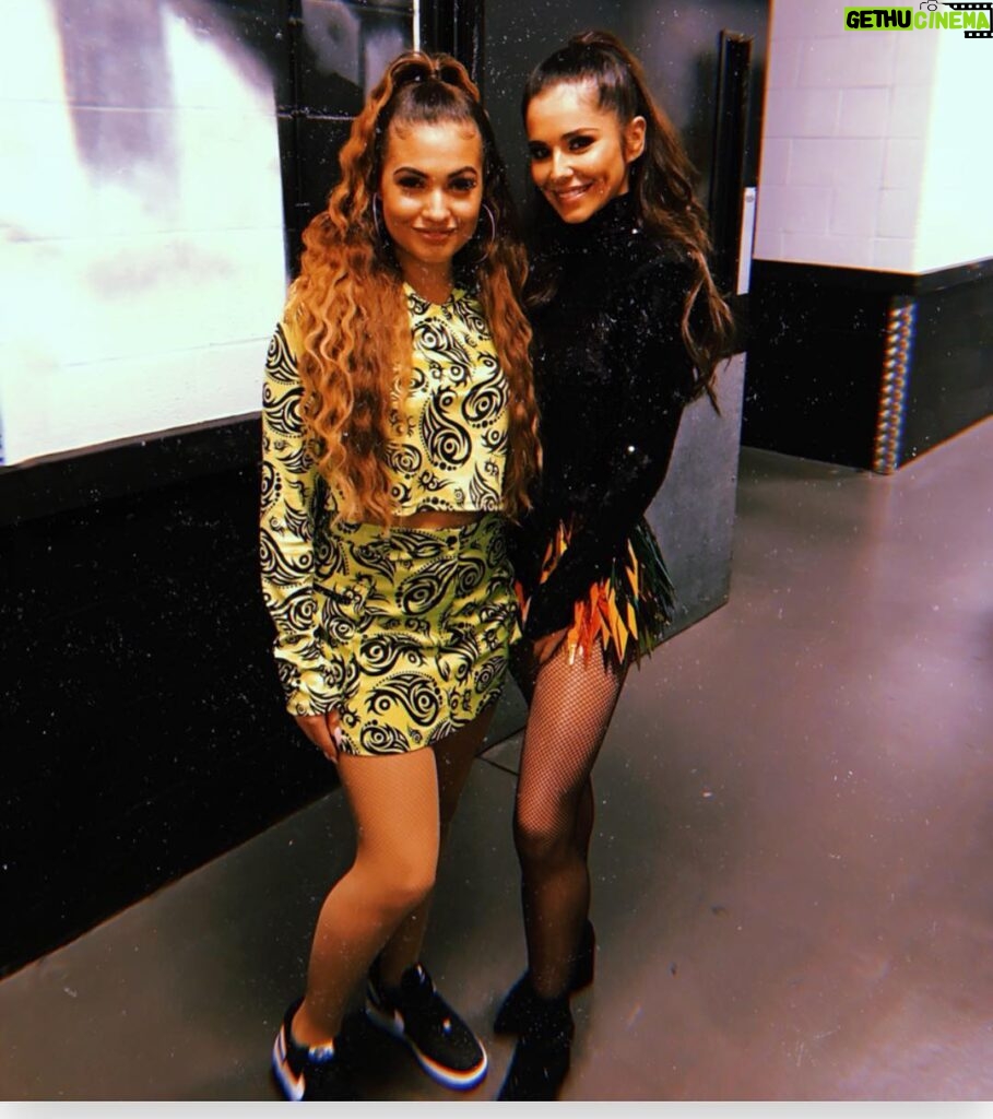 Cheryl Cole Instagram - WASABI.. 😜 @littlemix So lovely to see you gorgeous girl @mabel @hitsradiouk #I🧡Manchester AO Arena