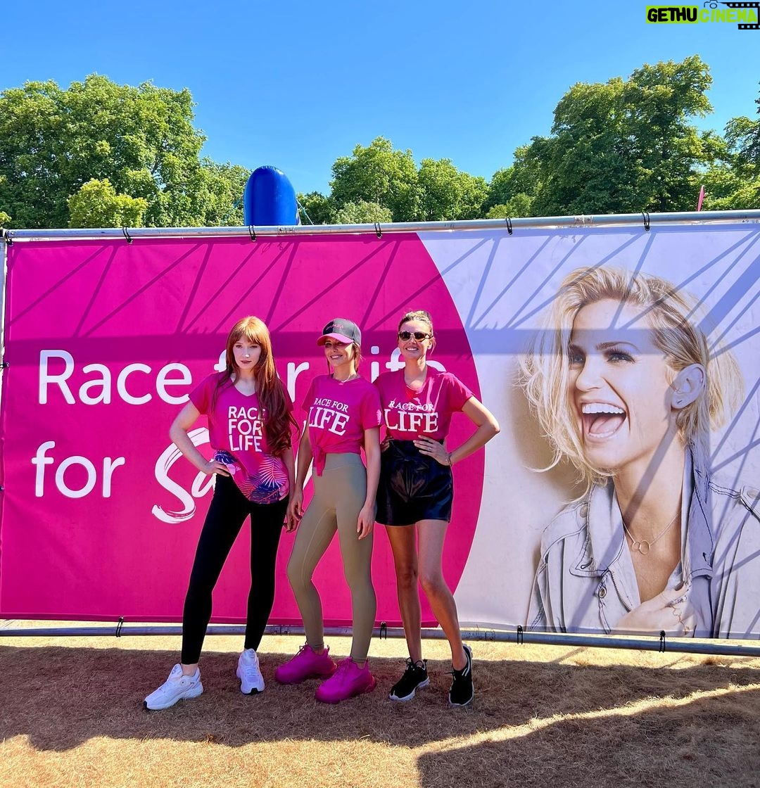 Cheryl Cole Instagram - I had such a gorgeous day seeing and catching up with you all. You made it easier and much better. Sarah would be so happy! Thank you from the bottom of my heart for coming together to try and fight this! I love you 💖🙏🏼