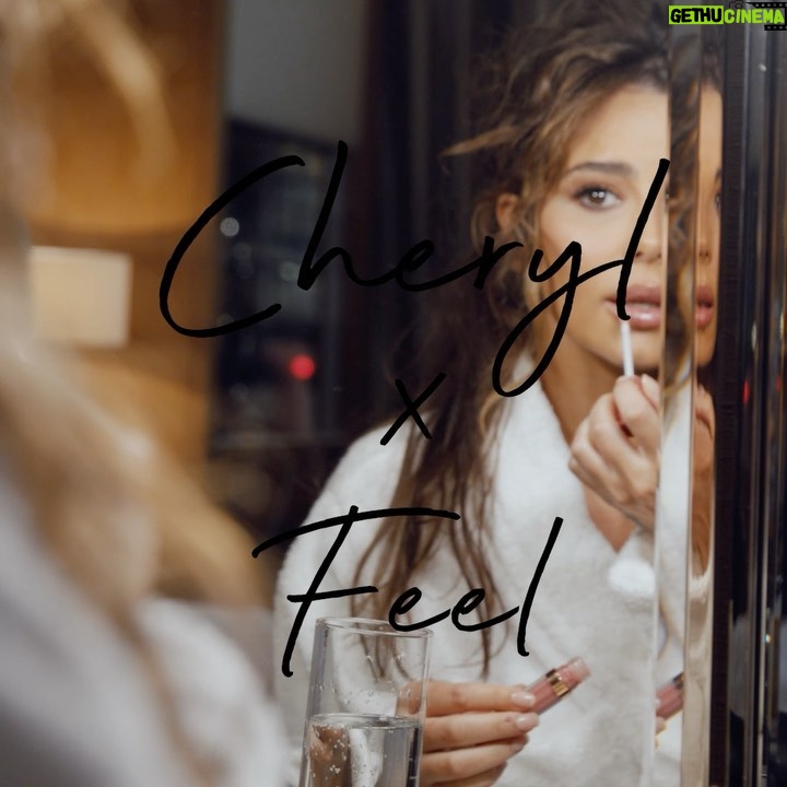 Cheryl Cole Instagram - Getting ready with my @wearefeel vitamins 💄