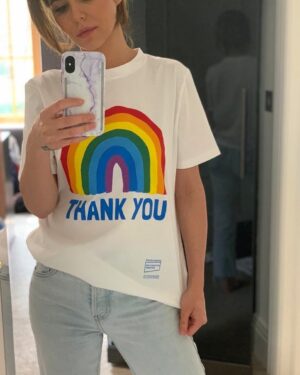 Cheryl Cole Instagram - Thursdays at 8pm is firmly becoming what I look forward to most each week! I’m so happy to be supporting clap for our carers who are raising funds for our incredible NHS staff, there are no words to thank you all for everything you’re doing and continue to do, thank you from the bottom of my heart 💛👏🏼🌈😩✨ head to my stories now for a swipe up so you can support and get your own t-shirt. All proceeds from the sale goes directly to NHS Charities Together ☺️✨