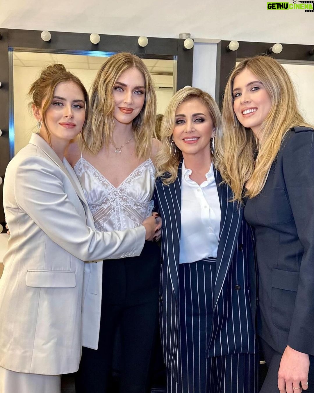Chiara Ferragni Instagram - Yesterday for @chetempochefa ❤️ Grazie di avermi seguita e supportata 🥹 Milan, Italy