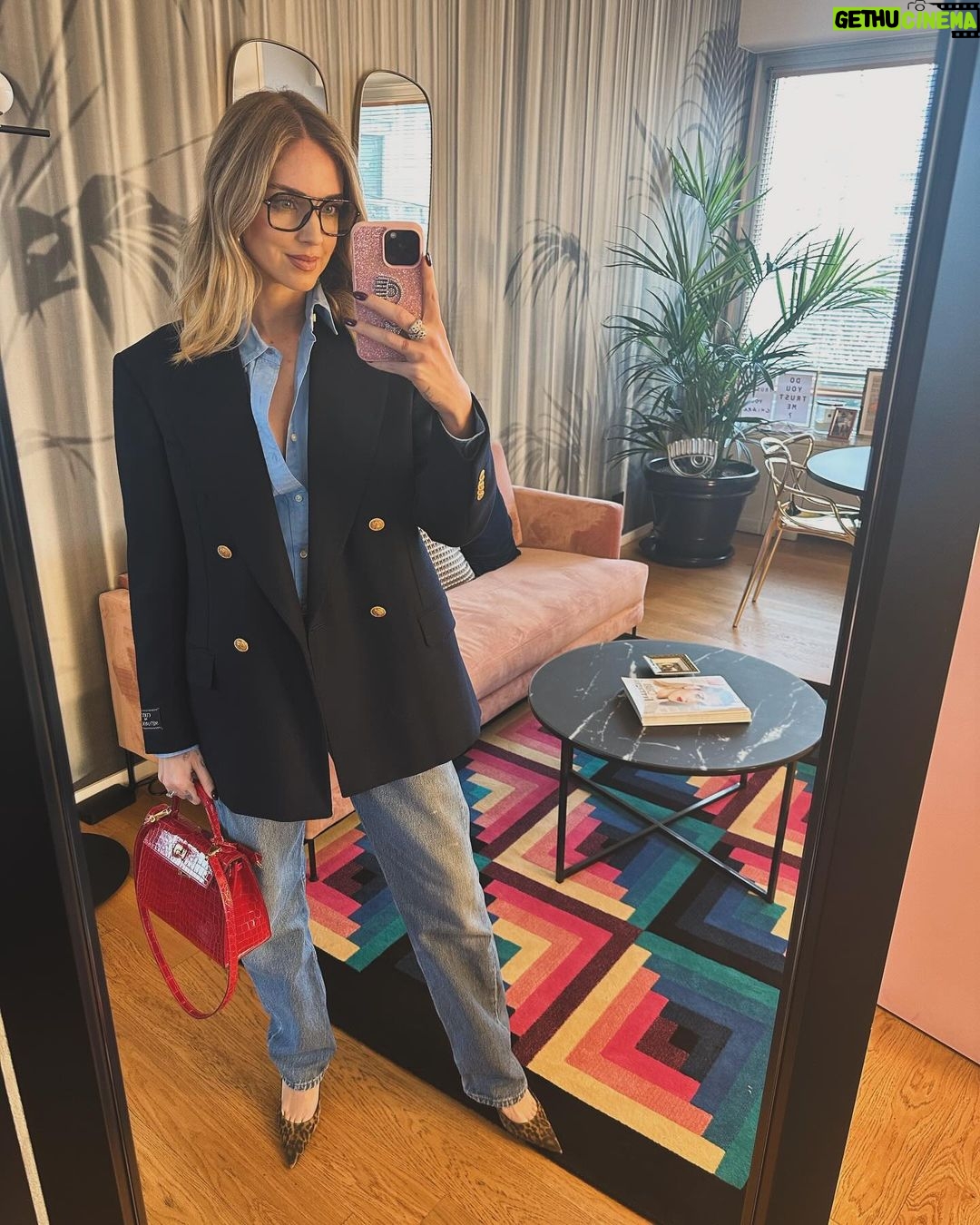 Chiara Ferragni Instagram - Office days @theblondesalad ❤️ Milan, Italy
