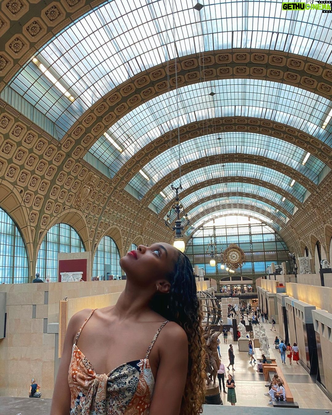 China Anne McClain Instagram - i feel even closer to God in art museums. Musée d’Orsay ✨ Paris, France