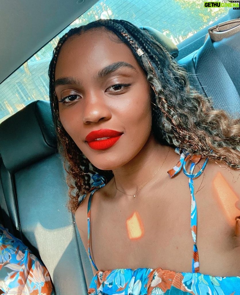 China Anne McClain Instagram - 🇫🇷 @mynameissisi Paris, France