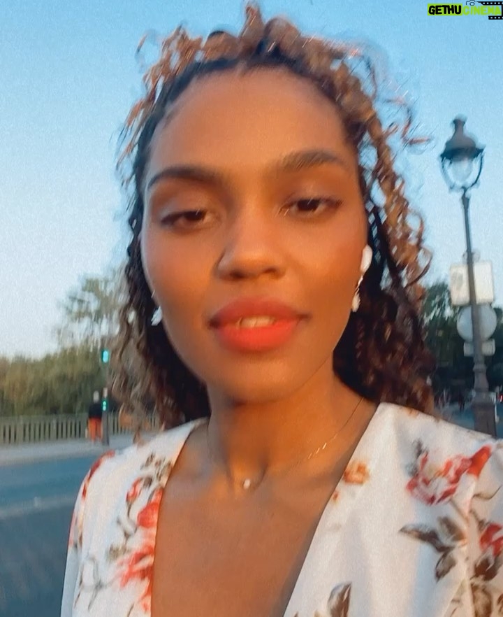 China Anne McClain Instagram - 🇫🇷 @mynameissisi Paris, France