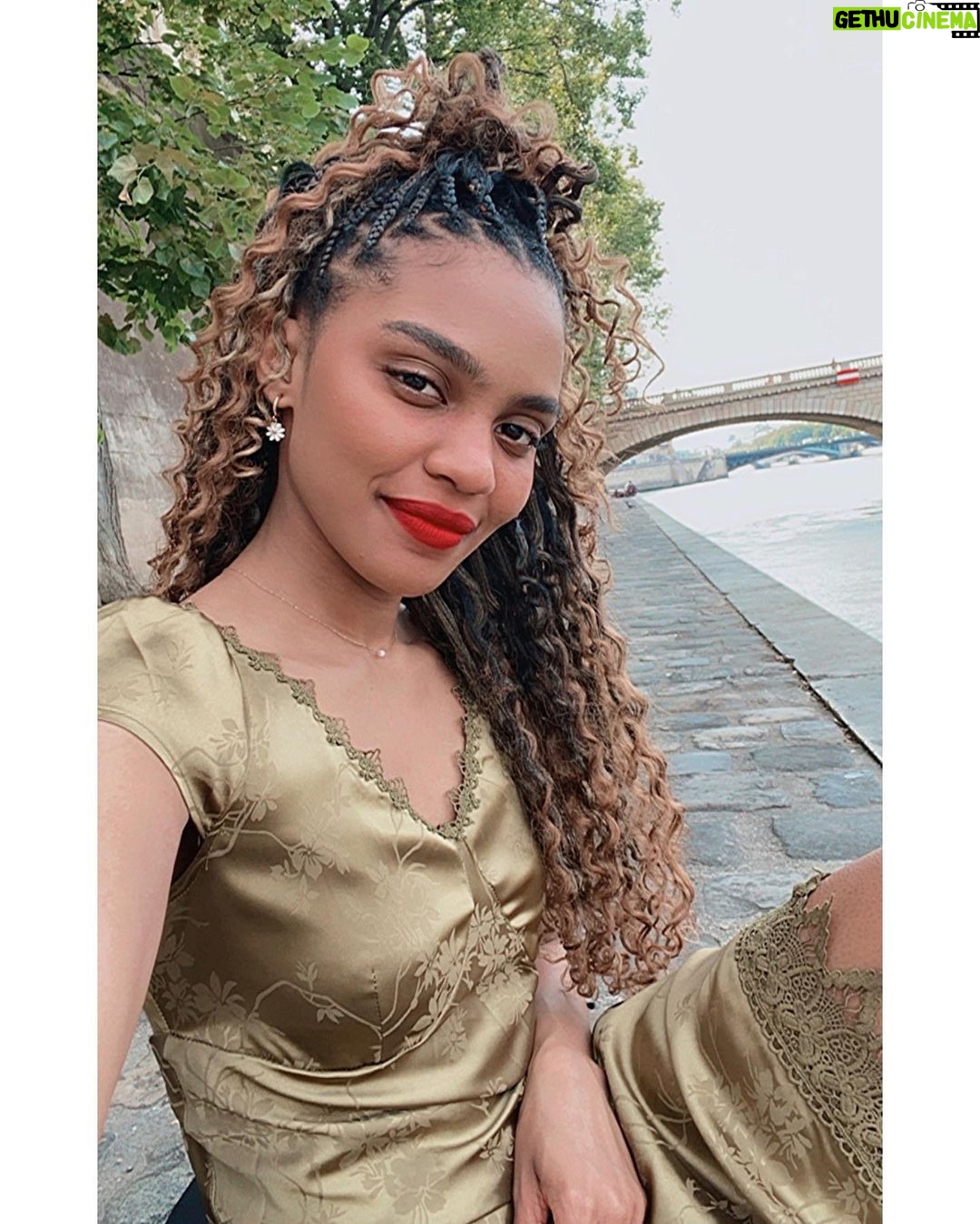 China Anne McClain Instagram - La Seine • any great book recommendations? something riveting 📖 Seine River, Paris, France