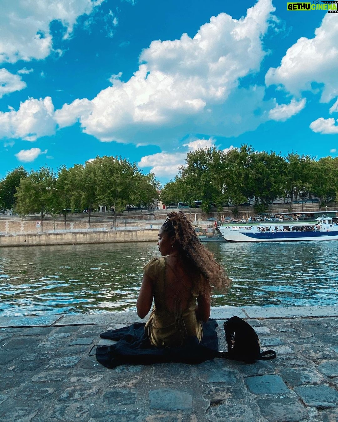 China Anne McClain Instagram - ran away to Paris. ♡ Paris, France