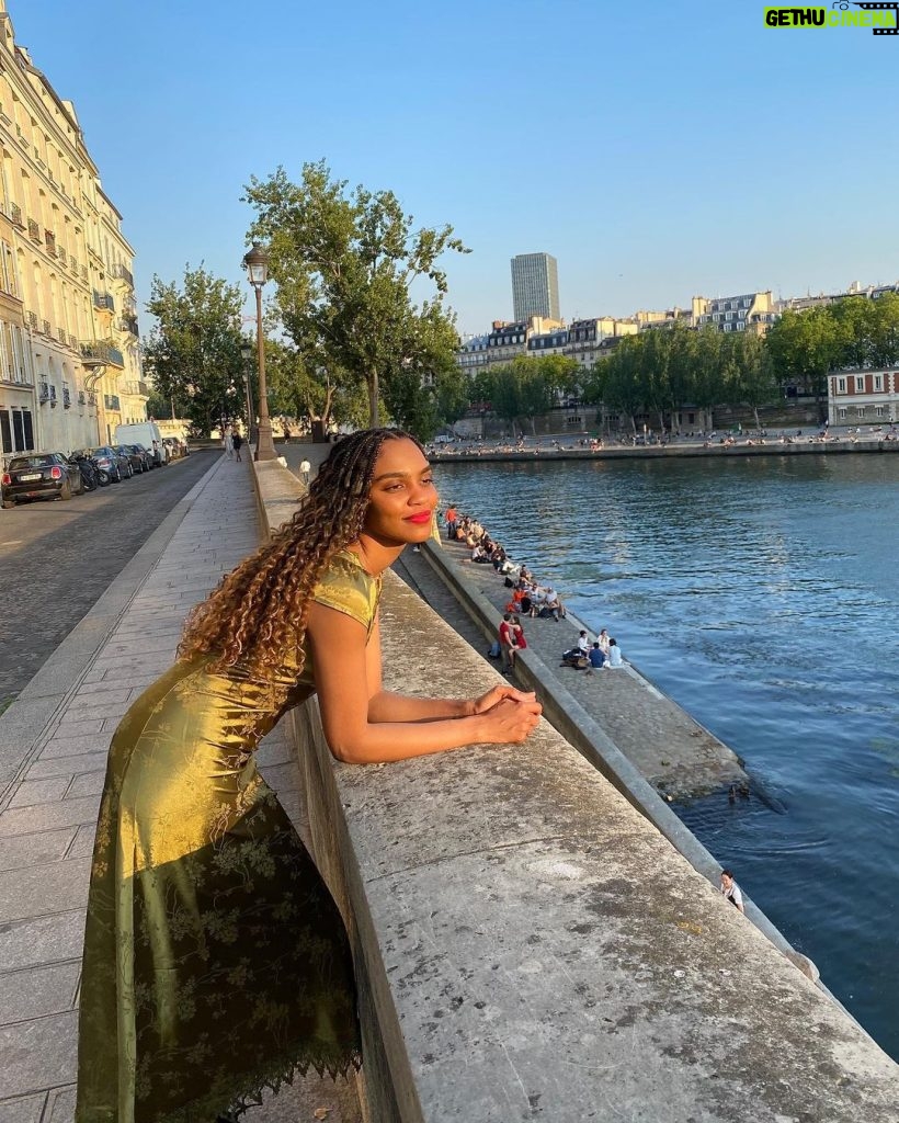 China Anne McClain Instagram - ran away to Paris. ♡ Paris, France