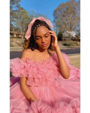 China Anne McClain Instagram - princess dresses are my new favorite. 💖