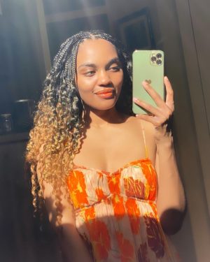 China Anne McClain Instagram - 🌞