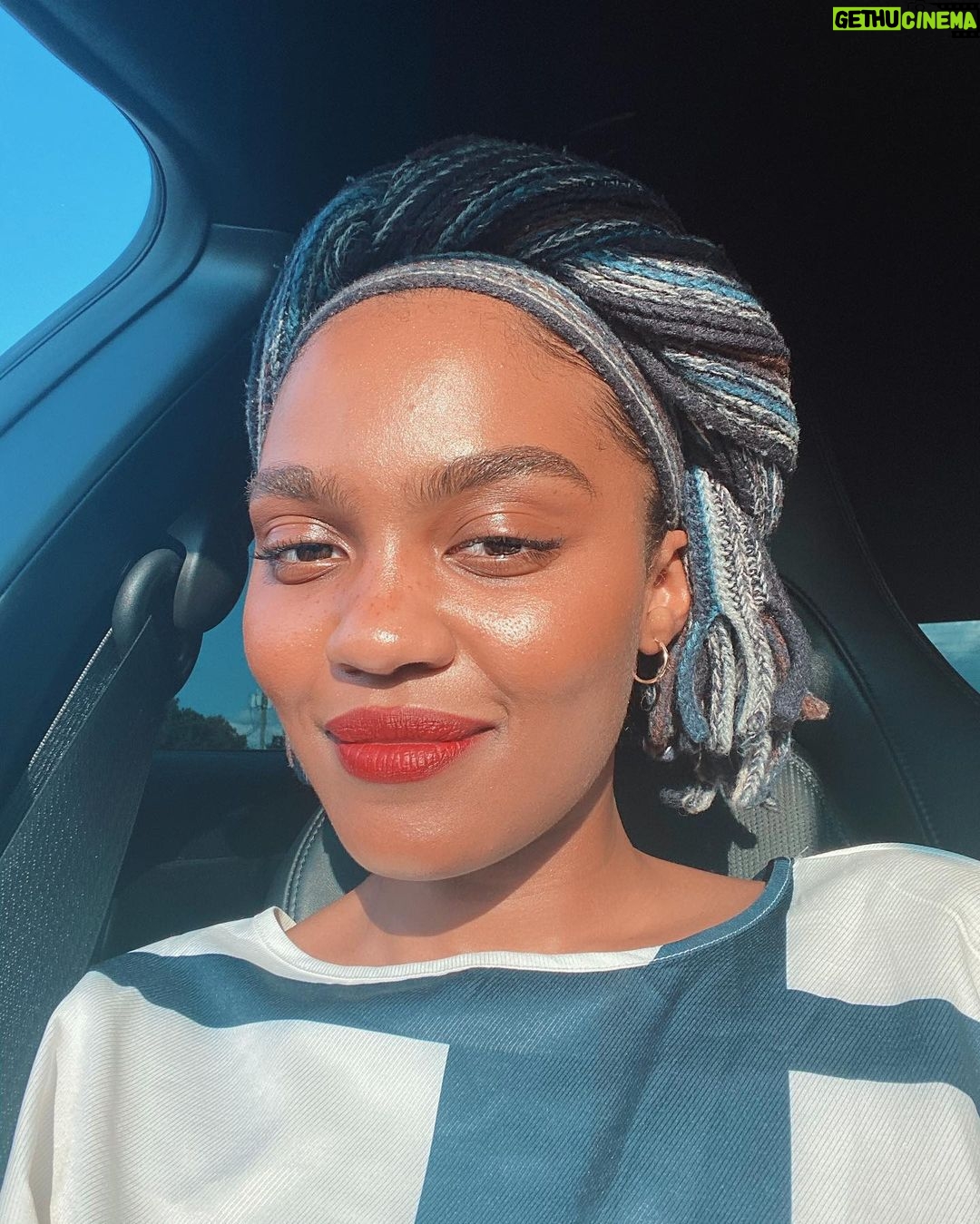 China Anne McClain Instagram - hello ❤️
