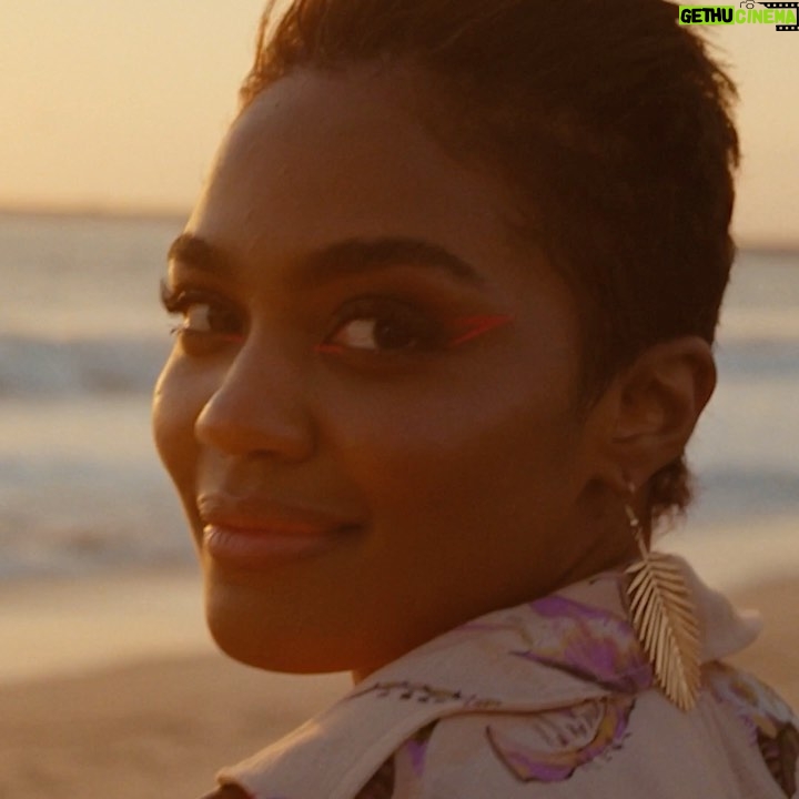 China Anne McClain Instagram - 💛 @forever21