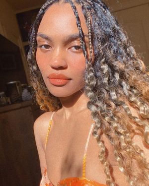 China Anne McClain Instagram - 🌞