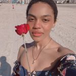 China Anne McClain Instagram - a sweetheart gave me a rose at the beach. I hope all his dreams come true ❤️