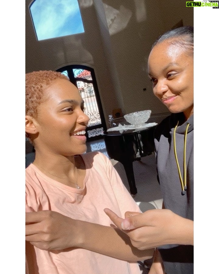 China Anne McClain Instagram - NEW EPISODE of @911lonestar tonight and Black Lightning season 4 premiere tonight as well, BOTH AIRING AT 9/8c! I’m watching Sisi first with the WC, then Black Lightning with the EC👍🏾 @mynameissisi