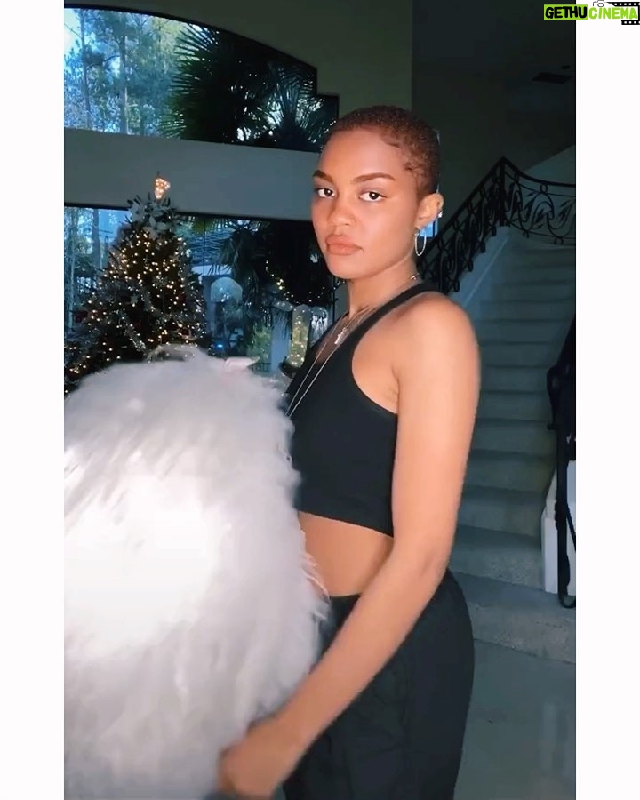 China Anne McClain Instagram - lol don’t ask @voguemagazine