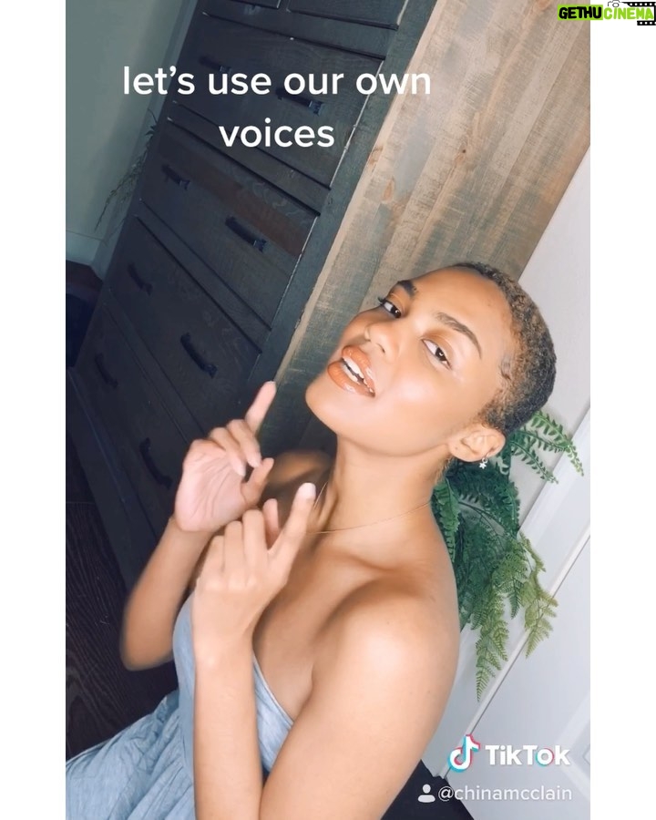 China Anne McClain Instagram - glory be to God.