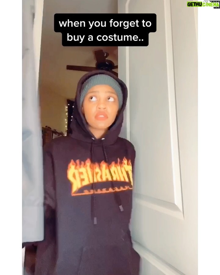 China Anne McClain Instagram - got lazy this year🤣🤷🏾♀️