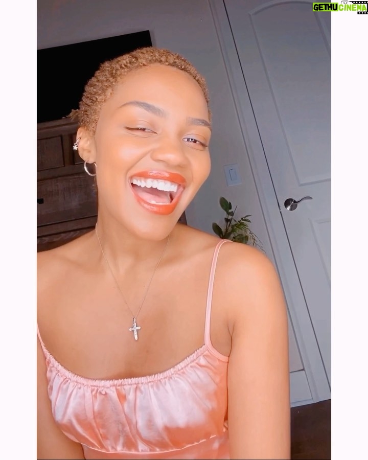 China Anne McClain Instagram - 🎬