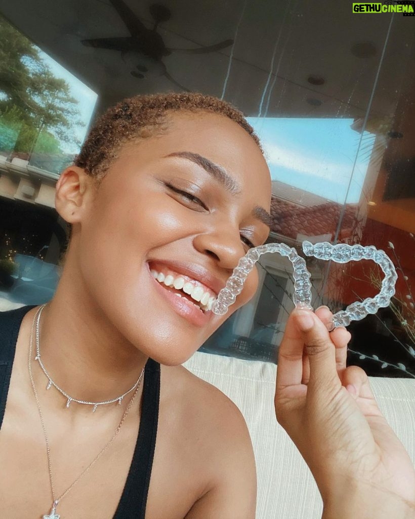 China Anne McClain Instagram - Pumped to share my @invisalign treatment journey with y’all! Thanks to Dr. Levin @levinortho for setting me up with treatment! Braces were never the best option for me growing up in front of the camera, but Invisalign® clear aligners are discreet and easily fit into my daily lifestyle. Check em out and see how they can help you get a straighter & more confident smiiiile😄 #invisalign #SmileSquad #invisalignsmile #ad