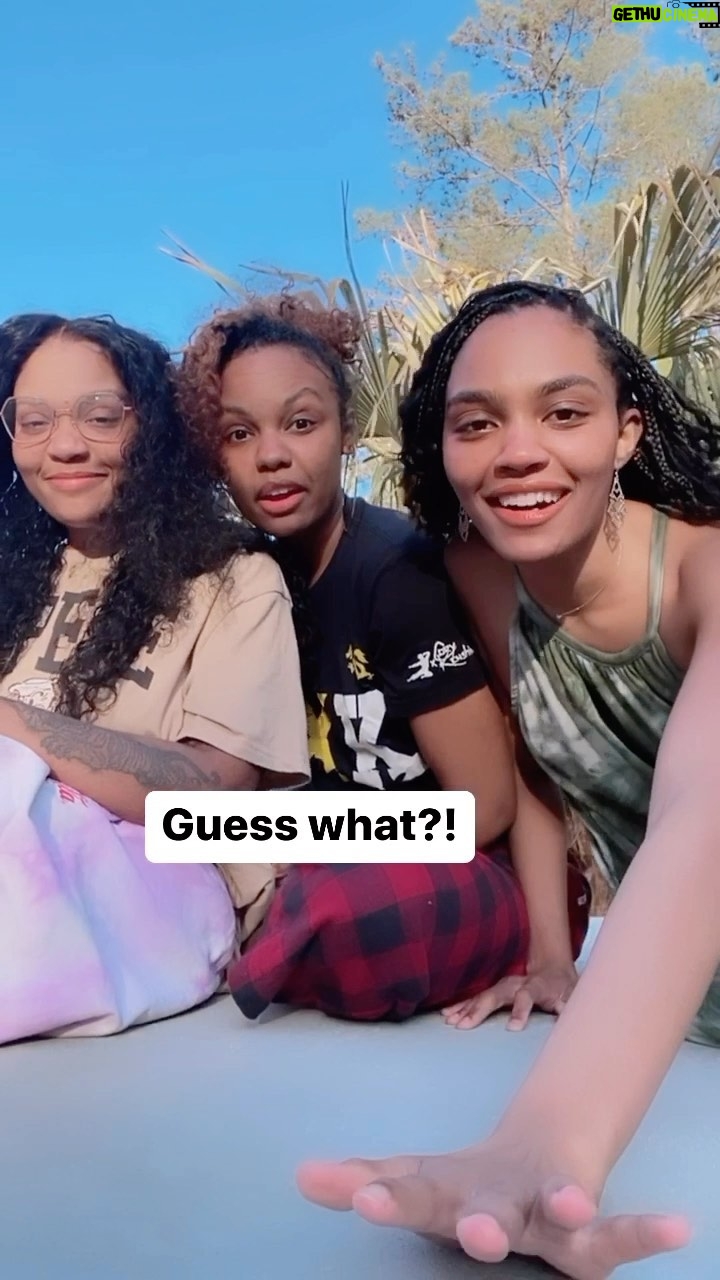 China Anne McClain Instagram - TONIGHT! I’m yelling because I’m excited 😂 @911lonestar
