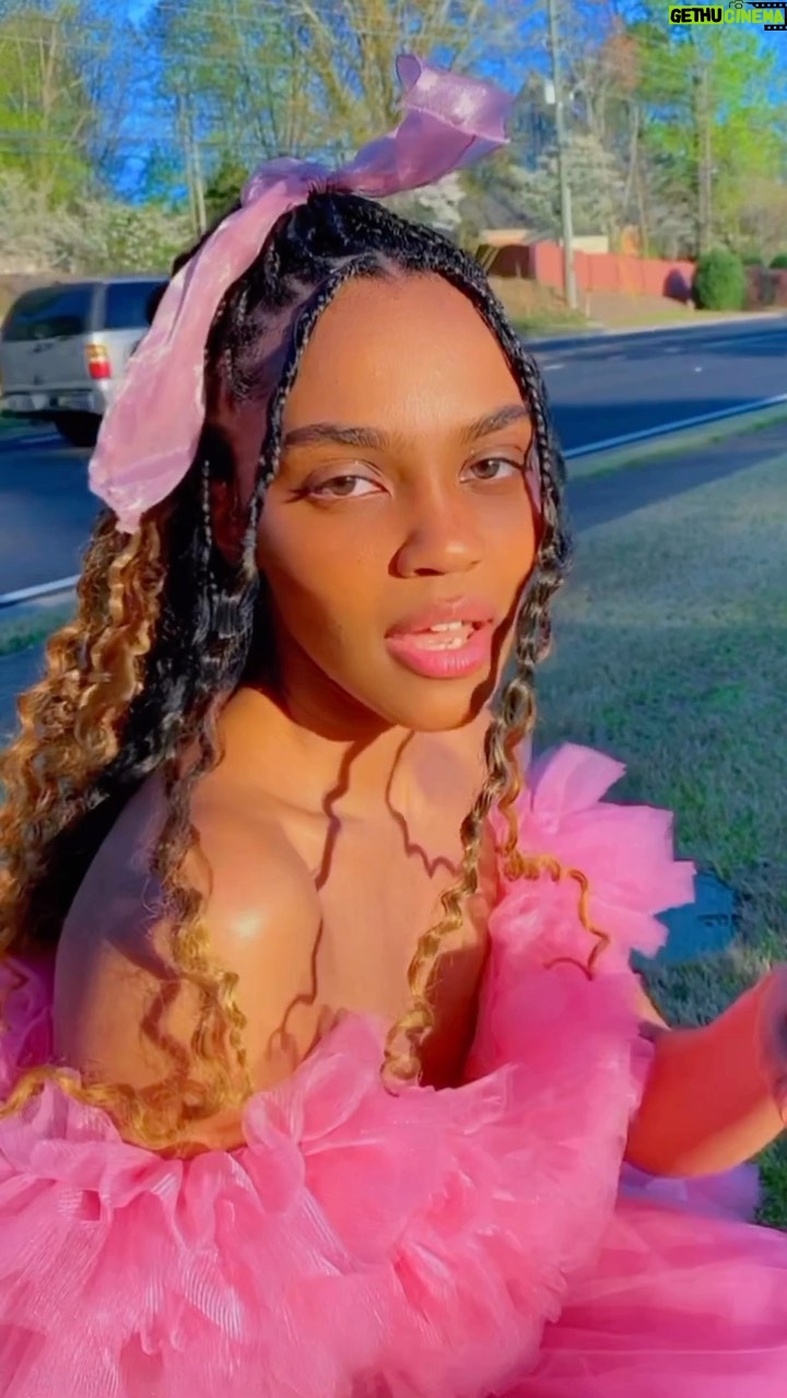 China Anne McClain Instagram - I love being a girl. ♡