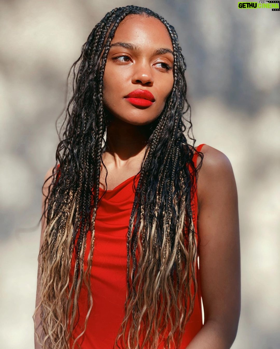 China Anne McClain Instagram - Happy Valentine’s Day ♥️