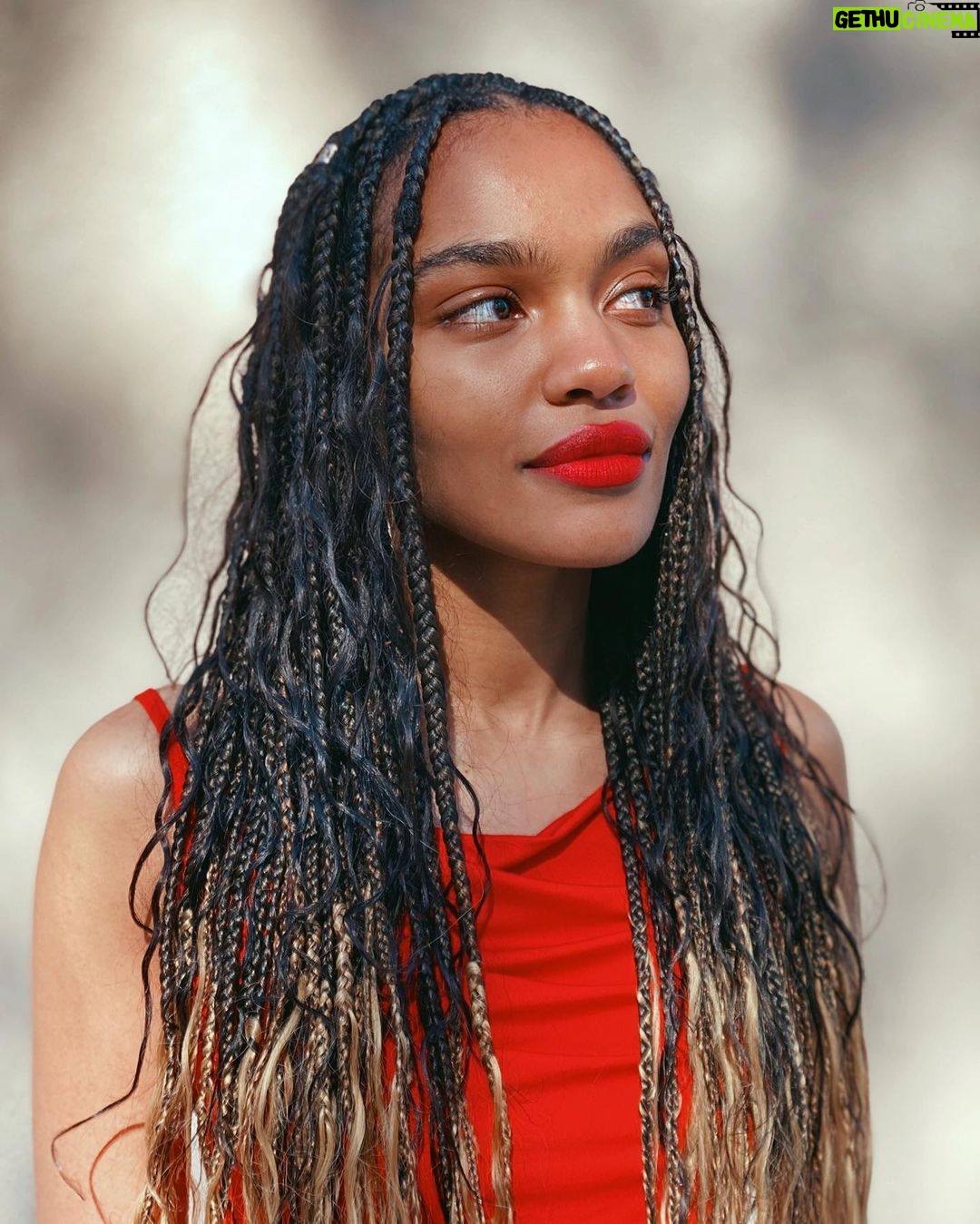 China Anne McClain Instagram - Happy Valentine’s Day ♥️