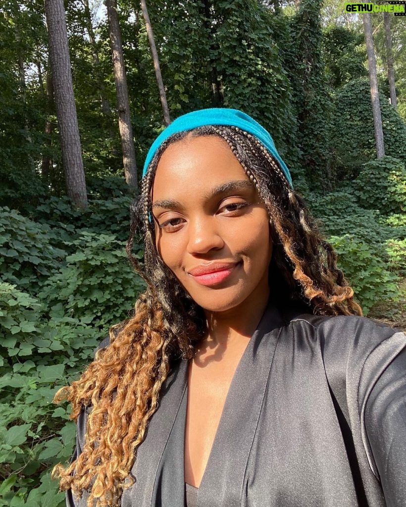 China Anne McClain Instagram - my space 🍃🌞 God made everything so pretty