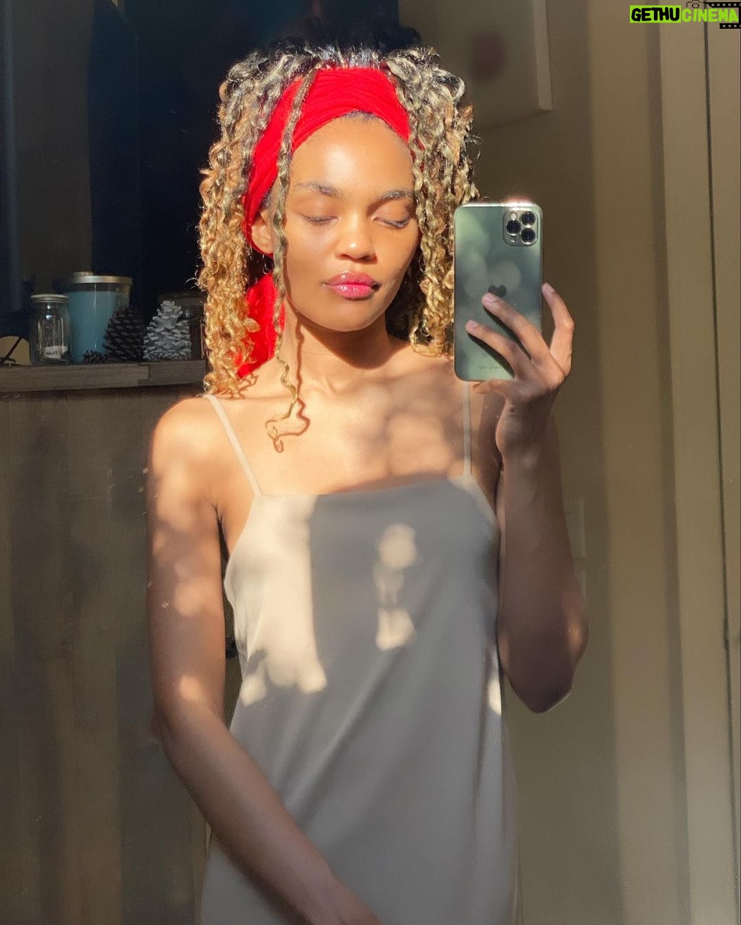China Anne McClain Instagram - i’ve spent so much time in the sun lately 🌞