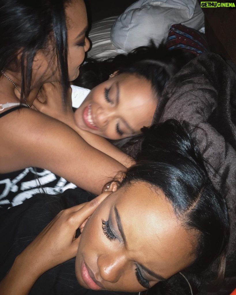China Anne McClain Instagram - in honor of National Sisters Day, here’s a compilation of me attacking Lauryn while simultaneously annoying Sisi ♡ i love you two sm