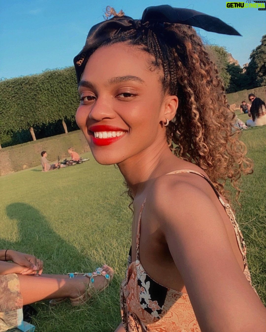 China Anne McClain Instagram - i love how artsy Paris is 🎶 Paris, France