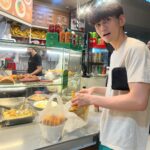 Chinnarat Siriphongchawalit Instagram - fun fact หิวชนะง่วงเสมอ #latenightmealinSG