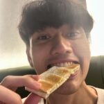 Chinnarat Siriphongchawalit Instagram - fun fact หิวชนะง่วงเสมอ #latenightmealinSG