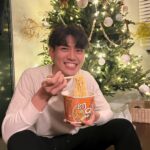 Chinnarat Siriphongchawalit Instagram - airbnb my first time ☃️🎄
