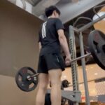 Chinnarat Siriphongchawalit Instagram - rip my shoulders so leg day again #579