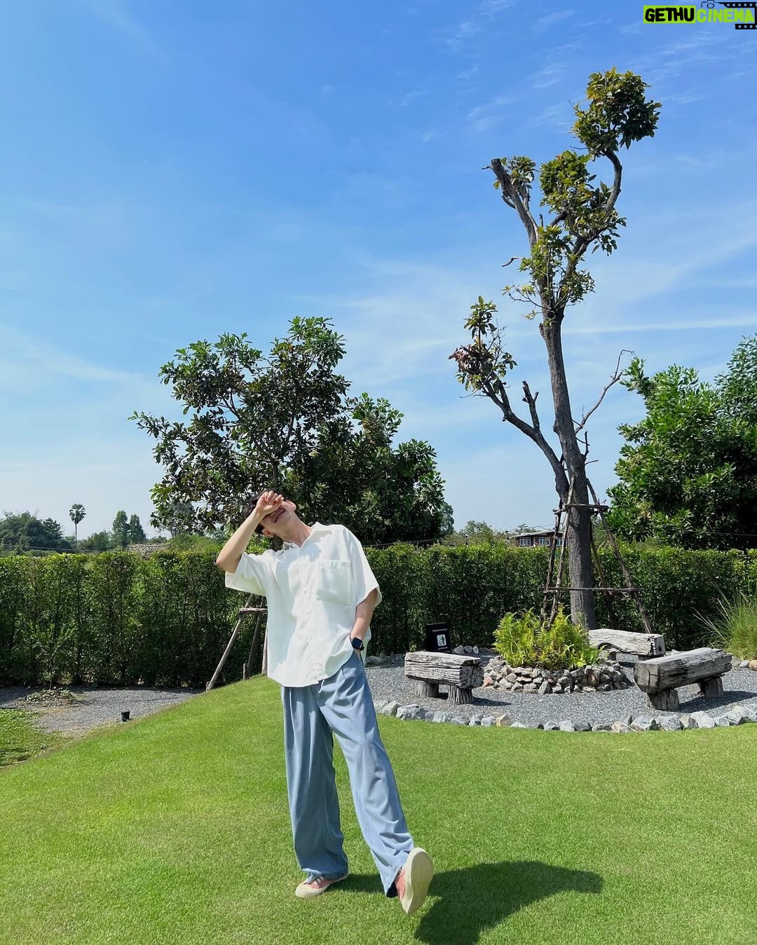 Chinnarat Siriphongchawalit Instagram - too hot to be sad