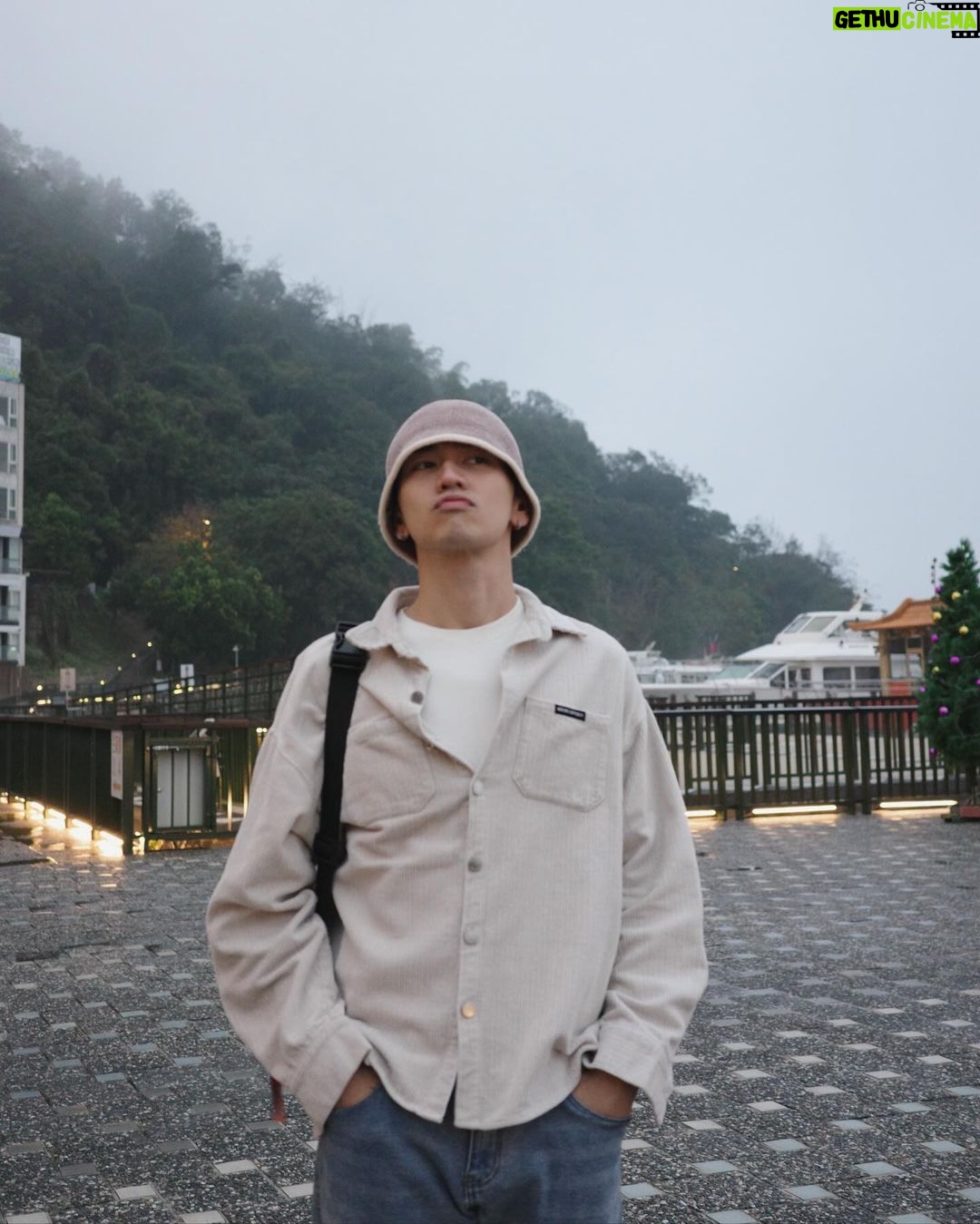 Chinnarat Siriphongchawalit Instagram - foggy mood