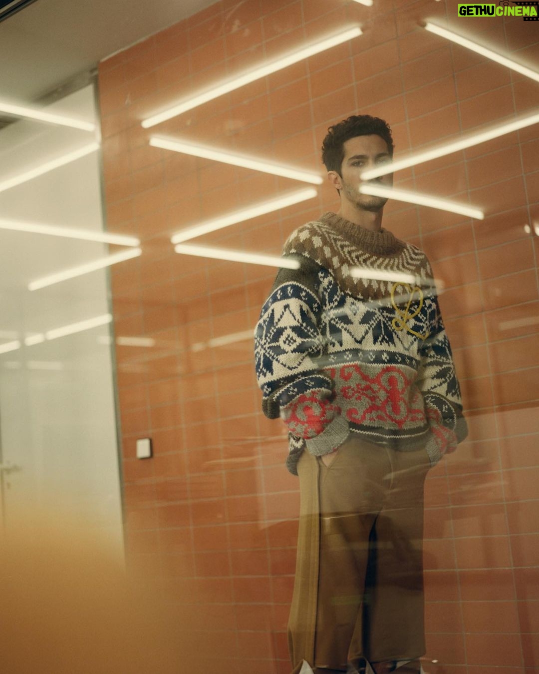 Chino Darín Instagram - Reflecting 📷 @hunterandgatti 4 @revistacodigounico
