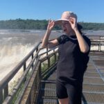 Chino Darín Instagram - Hace un par de años flashando con @ursulolita en la Garganta del Diablo. “Parece hecho por ordenador!” #TBT 🇦🇷♥️ Gracias a nuestra guía Yoli por tremenda experiencia! 🙏🏽 Garganta Del Diablo, Cataratas Del Iguazu, Argentina
