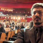 Chino Darín Instagram - El @sansebastianfes x siempre en mi ♥️ De la 70va edición del festival me llevo alegrías y recuerdos para toda la vida. Que ciudad maravillosa! Eskerrik asko Donostia. 1: Presentando “Historias para no contar” de Cesc Gay 2: Justo antes de la proyección de “Argentina, 1985” con un equipazo ( @axelkuschevatzk @lanzanipeter @ricardodarinok @sanmitre @fedeposter ) 3: Con el Presidente del Jurado de esta edición: El amigo, colega productor y compatriota Matías Mosteirín. 4, 5, 6 y 7: Gala de Clausura, Premio del público #Argentina1985 y discurso de aceptación en el Kursaal. 8: Foto que le pedí a Antonio. Pescador Donostiarra y gran conversador. 9 Las vistas desde mi habitación en el magnífico Hotel María Cristina. 10. Txuletón con tomate por supuesto! Bar Néstor. #70SSIFF ♥️ Donostia Zinemaldia - Festival de San Sebastián