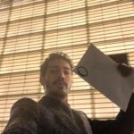 Chino Darín Instagram - El @sansebastianfes x siempre en mi ♥️ De la 70va edición del festival me llevo alegrías y recuerdos para toda la vida. Que ciudad maravillosa! Eskerrik asko Donostia. 1: Presentando “Historias para no contar” de Cesc Gay 2: Justo antes de la proyección de “Argentina, 1985” con un equipazo ( @axelkuschevatzk @lanzanipeter @ricardodarinok @sanmitre @fedeposter ) 3: Con el Presidente del Jurado de esta edición: El amigo, colega productor y compatriota Matías Mosteirín. 4, 5, 6 y 7: Gala de Clausura, Premio del público #Argentina1985 y discurso de aceptación en el Kursaal. 8: Foto que le pedí a Antonio. Pescador Donostiarra y gran conversador. 9 Las vistas desde mi habitación en el magnífico Hotel María Cristina. 10. Txuletón con tomate por supuesto! Bar Néstor. #70SSIFF ♥️ Donostia Zinemaldia - Festival de San Sebastián